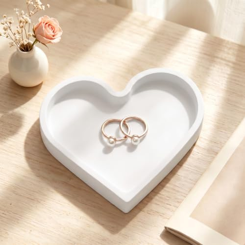 BLESWIN Cute Heart Silicone Jewelry Dish, Soft Ring Holder Tray, Small Trinket Bowl for Keys Earrings Necklace, Aesthetic Home Decoration Gift for Women Girls Mom Best Friend, White