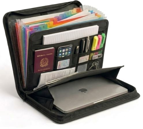 RAB-TAU Cartella portadocumenti in ecopelle nera. – Porta Documenti A4 con 12 Slot, Tasche per Passaporto, Porta tablet o Laptp, Organizer Documenti Ufficio e Viaggio, 36x26x5 cm