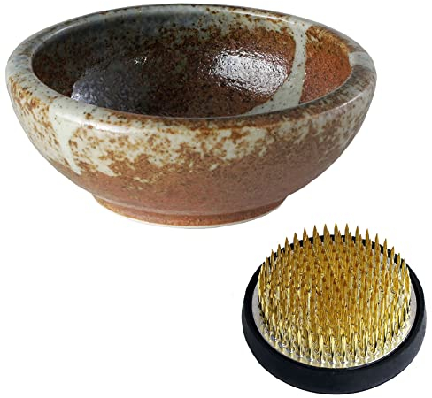 Wazakura Minoyaki Serie Ikebana Essenzielle Utensilien Set- Kleine runde Keramikvase und Kenzan Blumenfrosch für Blumenstecken Arrangements (Weiße Streifen and Terrakotta Vase + 61mm Messing Kenzan)