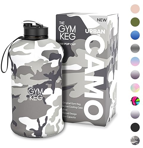 THE GYM KEG Grande bouteille d'eau de sport isotherme réutilisable de 2,2 L avec poignée de transport - Respectueuse de l'environnement - Plastique Tritan sans BPA, étanche (Camouflage urbain)