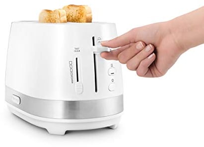 De'Longhi Active Line 2-slot toaster, reheat, defrost & 6 browning settings, removable crumb tray, CTLA2003.W, White