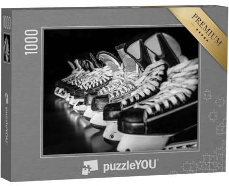 puzzleYOU: Puzzle 1000 Teile „EIN Paar Eishockey-Schlittschuhe in Einer Umkleidekabine“ – aus der Puzzle-Kollektion Menschen, Eishockey