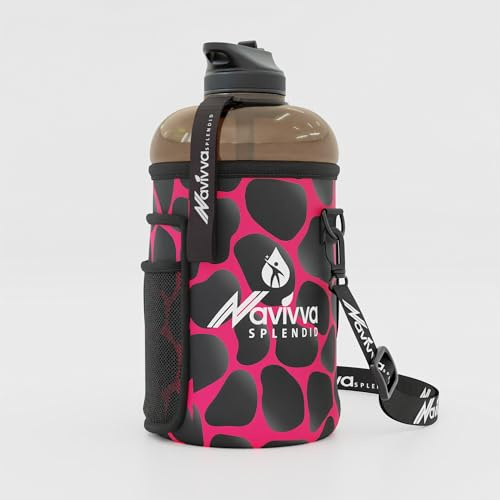 NAVIVVA SPLENDID Große 2-Liter-Wasserflasche mit Neoprenbezug und Strohhalm-Deckel – spülmaschinengeeignet – riesiges Fassungsvermögen von 2.2 l – einmal pro Tag nachfüllbar – ideal für Sport