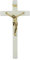 VILLAGE GIFT IMPORTERS - Schillerndes Perlglanz-Wandkreuz aus Kunstharz mit goldfarbenem Korpus | Katholisches Geschenk für Taufe, Erstkommunion & Konfirmation | Christliches Heimdekor | Made in Italy