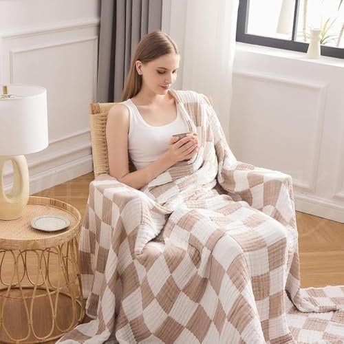 EMME Musselin Decke, Karierte Baumwolldecke für Couch, aus 70% Baumwolle 30% Sommerdecke, 167x 228cm, Atmungsaktive Weich & Leicht, Vorgewaschen Sofadecke Tagesdecke, Wohndecke,Kariert Hellbraun