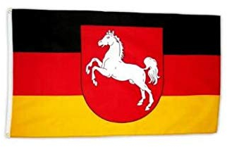 Stormflag Deutsche Weißes Pferd Flagge(90cmx150cm) Polyester Pongee 90g mit Ösen mit Doppelnadel genäht.