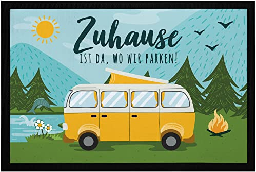 SpecialMe® Fußmatte mit Spruch Zuhause ist da wo wir parken Campinbus Camping Urlaub Zubehör Gagdet rutschfest & waschbar See schwarz 60x40cm