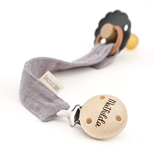 AngelicArt Schnullerband mit Gravur Namen für Babys - Mädchen und Jungen - Viele Modelle und Farben (Blaugrau)
