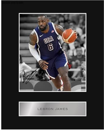Vorgedrucktes Autogrammbild von Lebron James, signiert, mit Passepartout, Nr. 33, 25,4 x 20,3 cm Passepartout