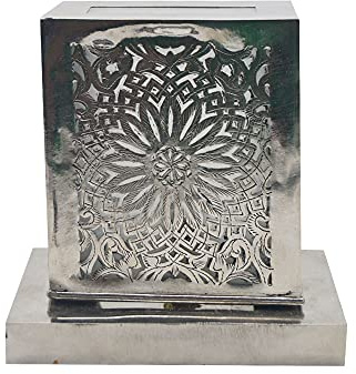 Belle lampe marocaine orientale de table ou de table pour créer un bel effet de lumière avec son ombre impressionnante