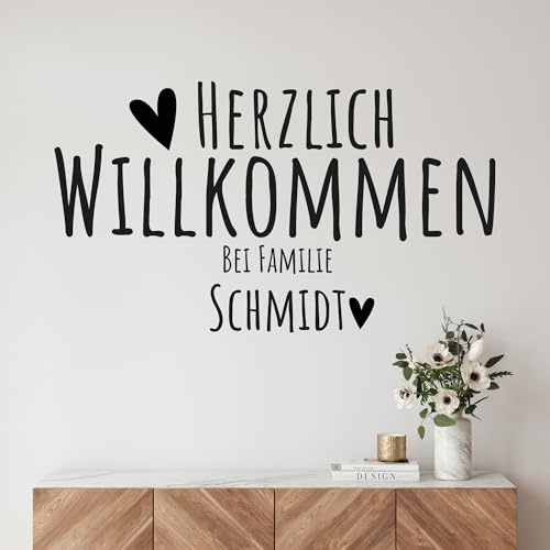 GRAZDesign Wandtattoo Flur Willkommen mit Namen, Wandaufkleber personalisiert für Wohnzimmer Eingang Herzlich Willkommen bei Familie, 52x30cm, 070 schwarz