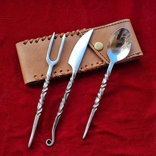 Handgeschmiedetes Besteckset im Mittelalterlichen Stil | 3-teilig (Messer, Gabel, Löffel) mit Ledertasche | Küche, Camping & Grill Geschenkset | HFTC07x