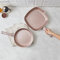 KARACA Biogranite Lot de 2 poêles à induction en or rose, poêle à frire et poêles à œufs, biogranit, poêle à œufs, fonction antiadhésive, technologie avancée, ménages et familles