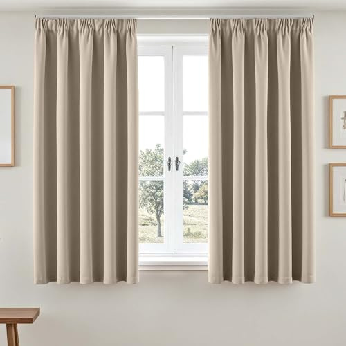 Vangao Gardinen mit Kräuselband Verdunkelnd H145x B140cm 2er Set, Beige | Gardinen für Schienensystem Blickdicht, Wohnzimmer Schlafzimmer Küche Kinderzimmer Fenster, Verdunklungsvorhänge Kurz