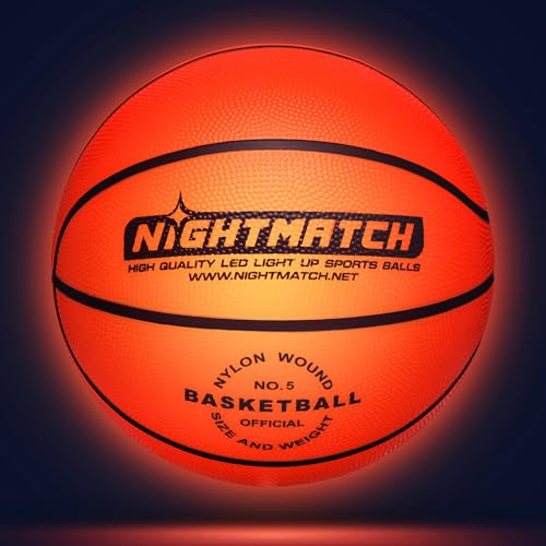 NIGHTMATCH LEUCHT-Basketball MIT BALLPUMPE UND ERSATZBATTERIEN - Junior Edition - Größe 5 - toller Kinder-Basketball Ball - helle, Sensor-aktivierte LED-Beleuchtung - Offizielle Größe & Gewicht