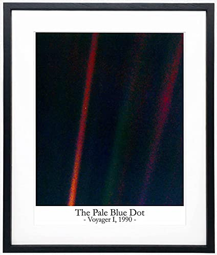 Pale Blue Dot Photo Framed House Warming Gift Space Photo/Pale Blue Dot Poster-Wand-Dekor Astronomical Schlafzimmer-Accessoires, Planet Earth Science Voyager Prints Trendige Geschenke (28 x 36cm)