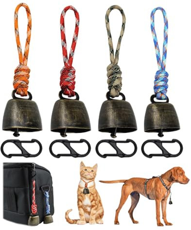 HJYDGJ 4 Stück Metall Vintage Mini Kuhglocke Kuhglocken aus Metall Anti Bär Glocken Kupferglocken Bärenglocke wandern Rucksack-Anhänger Tierhalsbä Dekorationen schlüsselanhänger mit Glocke-Vier Farben