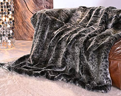 Wohnen & Accessoires GmbH & Co. KG Premium Felldecke Wildkatze grau 240x260cm