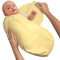 SwaddleMe 10500 - B2Y Neugeborenes/Baumwolle/gelb - Schreibabys Ganzkörper Pucksack Small