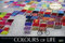 Colours of Life 2021: Großer Foto-Wandkalender mit farbigen schwarz weiß Bildern. Edler schwarzer Hintergrund.. PhotoArt Panorama Querformat: 58x39 cm.