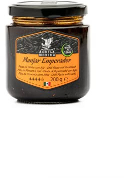 Manjar Emperador Salsa Macha gourmet mexicana con 3 chiles y ajo (4 Piezas) | Hecha con chiles Chipotle, Morita y Rojo de Árbol, ajo tostado y aceite de oliva virgen.