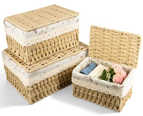 SPOKKI 3er Set Aufbewahrungskorb geflochten mit Deckel, Brötchenkorb skandi Stil, Rattanoptik mit Baumwolleinsatz für Tisch, Utensilien, Snacks, Kosmetik, Deko für Bad, Wohnzimmer, Schlafzimmer