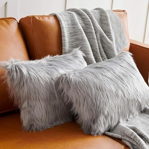 QINGLOU 2er Pack Zierkissenbezüge Deko Kissen Schaffell Lammfell Kunstfell Langhaar Zierkissen Kissenbezug Fellimitat Sofakissen Cuddly Kissen (Grau, 45x45CM)