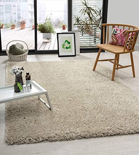 the carpet Green Velvet Wohnzimmer Öko Teppich, Hochflor besteht aus 100% recyceltem Polyester, Langflor, Luxuriöse Felloptik, Kuschelig Weich, Beige, 80 x 150 cm