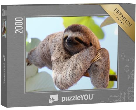 puzzleYOU: Puzzle 2000 Teile „Glückliches Faultier hängt am Baum“ – aus der Puzzle-Kollektion Tiere, Faultiere, Exotische Tiere & Trend-Tiere