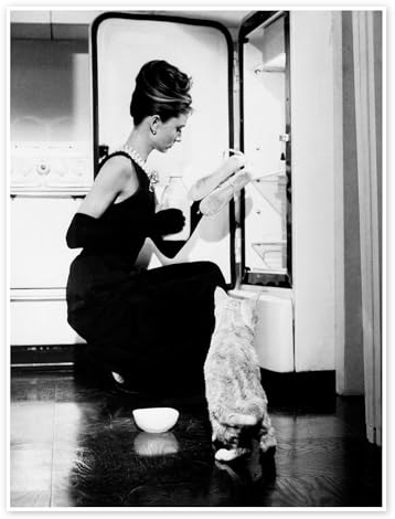 Frühstück bei Tiffany, Audrey am Kühlschrank Poster 50 x 70 cm Schwarz-Weiß Wandbilder Wanddeko