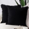Madizz 2er Set Kissenbezügen aus Wildleder mit Fransenquasten Weiche dekorative Kissenbezüge für Sofa Schlafzimmer Kissenhülle Schwarz 55x55 cm Quadrat