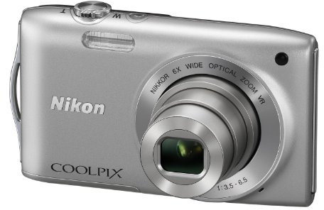 Nikon Coolpix S3300 Digitalkamera (16 Megapixel, 6-Fach Opt. Zoom, 6,7 cm (2,7 Zoll) Display, bildstabilisiert) Silber