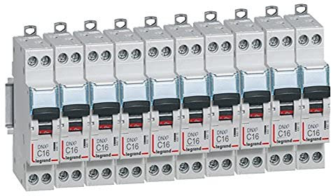1 Boîte de 10 disjoncteurs Legrand 16 A