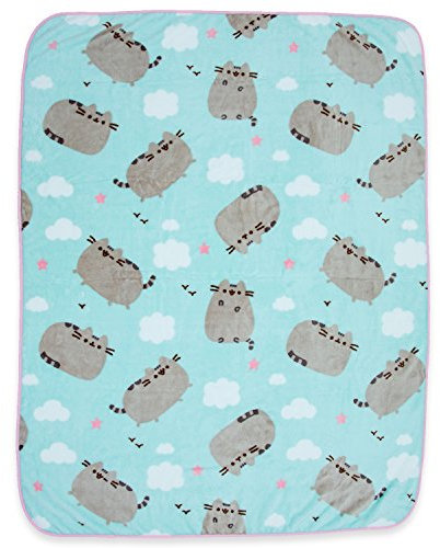 Pusheen Weiche Fleecedecke mit Katzenmotiv – offiziell lizenzierter bunter Überwurf mit Wolken und Herzen