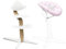 Stokke Nomi Stuhl (Oak White) mit Newborn Set (White/Grey Pink) - Inklusive 5-Punkt-Sicherheitsgurt und wendbarem, waschbarem Textilset - Bis 150 kg belastbar