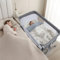 reukmuuc Baby Nachttisch Krippe Höhenverstellbar Stubenwagen mit großer Krümmung Wiege & Moskitonetz Bewegliche Stubenwagen mit Aufbewahrungskorb Tragbares Babybett für Neugeborene Grau