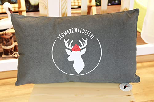 KAMACA Kissen SCHWARZWALDLIEBE 30 cm x 50 cm Flauschig gefülltes Kissen mit Reißverschluss Hingucker und wertiges Geschenk (Schwarzwaldliebe - weiße Schrift)