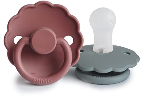 FRIGG Daisy Silikon Schnuller | Schnuller 2 Packung | Symmetrischer Sauger in Kirschform | BPA-frei | Hergestellt in Dänemark | Silikon Schnuller | (French Gray/Woodchuck, Größe 1 (0-6 Monate))