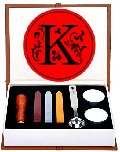 Buchstaben-Wachs-Siegel-Stempel-Set, ANBOSE Alphabet Wachs-Siegel-Stempel-Kit einschließlich 1Pcs Holzgriff Kupfer-Siegel, 3Pcs Wachs-Siegel-Sticks, 1Pcs Schmelzlöffel und 2Pcs weiße Kerzen(K)