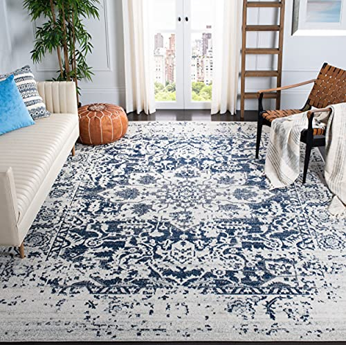 SAFAVIEH Distressed Teppich für Wohnzimmer, Esszimmer, Schlafzimmer - Madison Collection, Kurzer Flor, Creme und Marineblau, 201 X 279 cm