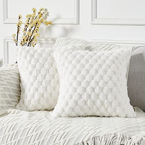 YAERTUN Pack of 2 Decorative Faux Fur White Sofa Cushion Covers 45cm x 45cm 18x18 Inch Solid Square Throw Pillow Cases Soft Cozy Luxury Pillow Covers Couch Bed Livingroom