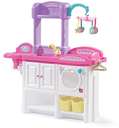 Step2 Love & Care Deluxe Nursery Kinderzimmer für Puppen | Mit Wiege, Kindersitz, Waschmaschine und Zubehör (exkl. Puppe) | Kunststoff Spielzeug für Mädchen