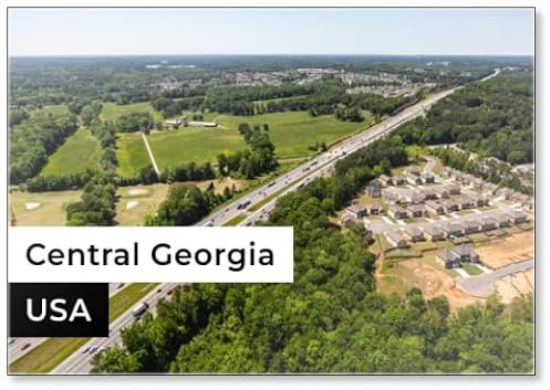 Kühlschrankmagnet mit Luftansicht der ländlichen Autobahn Crossing Central Georgia, USA