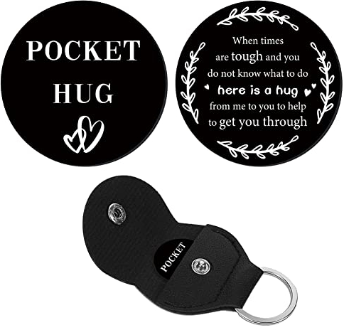CREATCABIN Pocket Hug Token Heart Pattern Long Distance Relationship Andenken Schlüsselanhänger Edelstahl Doppelseitig PU-Leder Schlüsselanhänger Geschenk Für Freundschaft Frauen Freundin Bestie 3cm