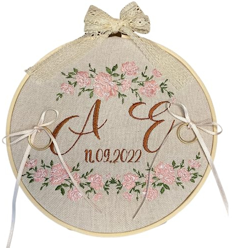 Generico Porta Fedi in Telaio con Ricamo Personalizzato in Base alle Tue Richieste - Porta Fedi Nuziali in Legno (Rose)