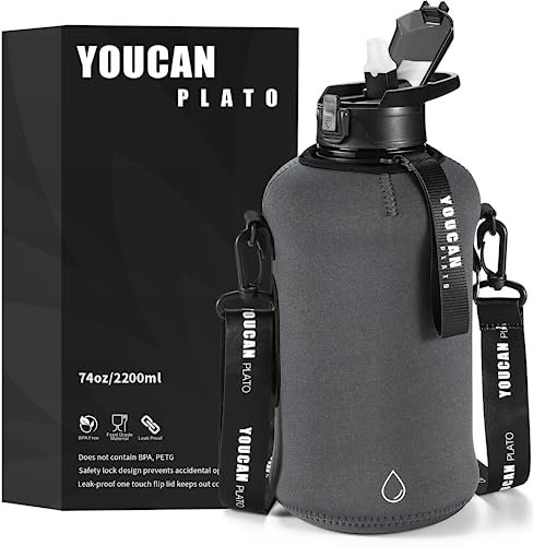 Youcan Plato Trinkflasche 2l Mit Strohhalm und Ärmel,Wasserflasche 2 Liter,2 liter Trinkflasche Sport,Gym Flasche, Fitness Gallon Water Bottle,Trinkflasche BPA Frei,Flasche Für Kohlensäure,Grau..
