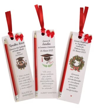 Giomel Segnaposto Laurea Gufetto Cappello Corona Alloro con Segnalibro Citazione Famosa e Matita Incisa - Ad Maiora - Personalizzabile 20x7 cm (50)