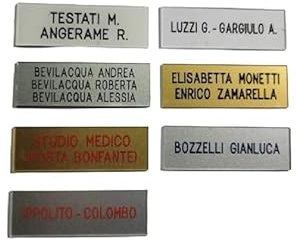TARGHETTA citofono TARGA 1,5x5,5 cm spesso 1mm circa PLASTICA scegli colori INCISIONE COMPRESA stampatello FUORIPORTA 1 portachiavi AMULETI (2 RIGHI)