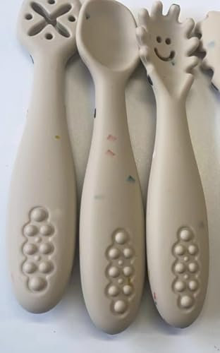 leyla&e Baby Esslernlöffel (3er Set) für eigenständiges Essen | BPA-frei & LFGB-zertifiziert | Spülmaschinenfester Silikonlöffel | Lernlöffel geeignet für BLW (Baby Led Weaning) (Beige Confetti)