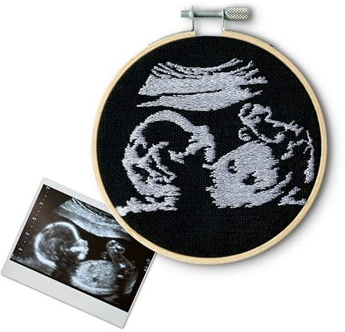 my STITCHERY Stickrahmen mit Ultraschallbild bestickt - Personalisierte Wanddekoration als einzigartige Erinnerung für werdende Eltern